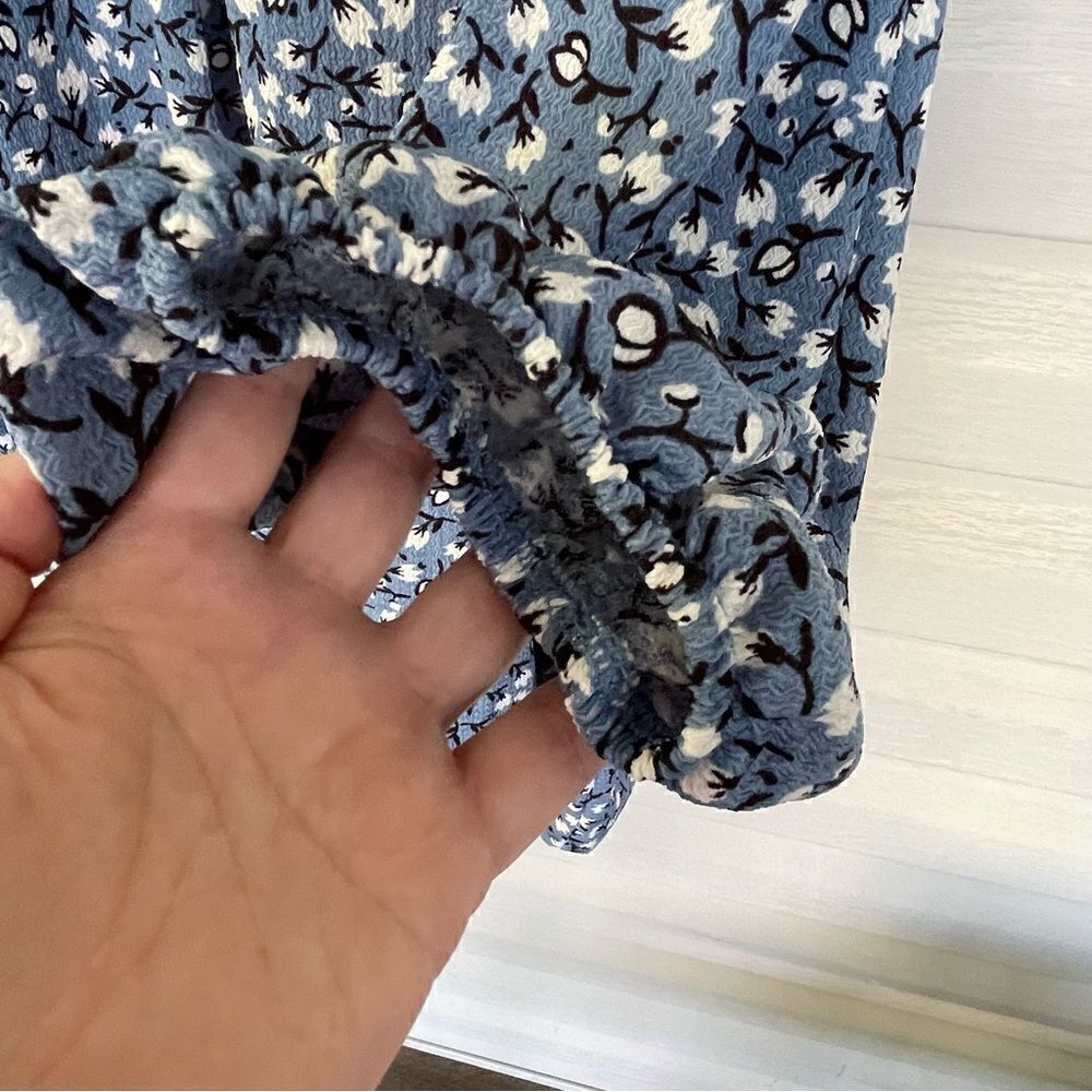 Ellos 22/24 1X Blue Floral Blouse Like New - Picture 6 of 7
